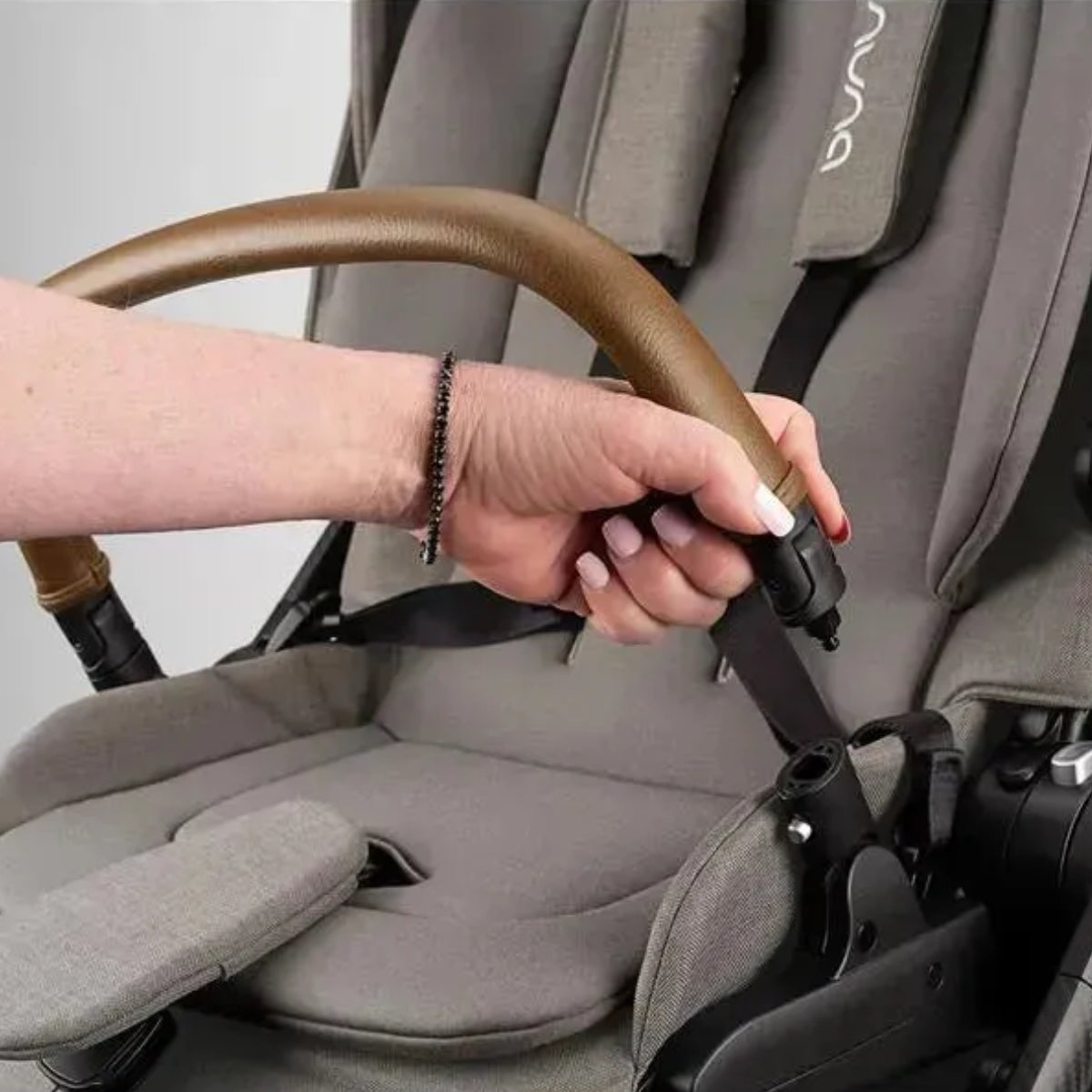 Carrinho de Bebê Nuna Swiv  Granite