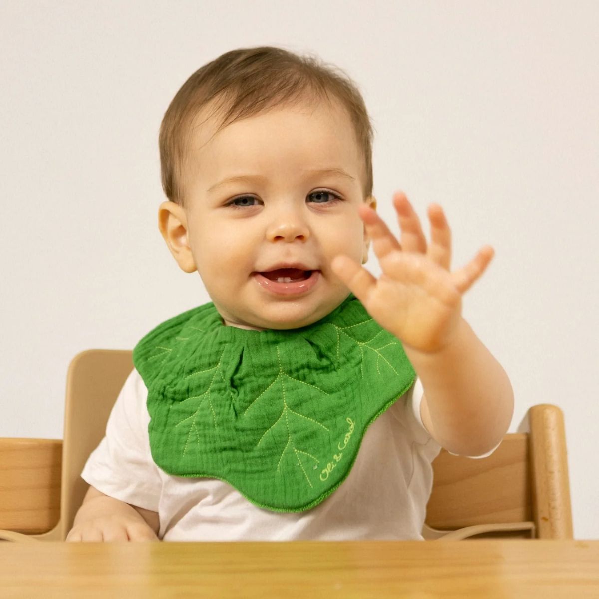 Babador Infantil Oli & Carol Couve Kendall