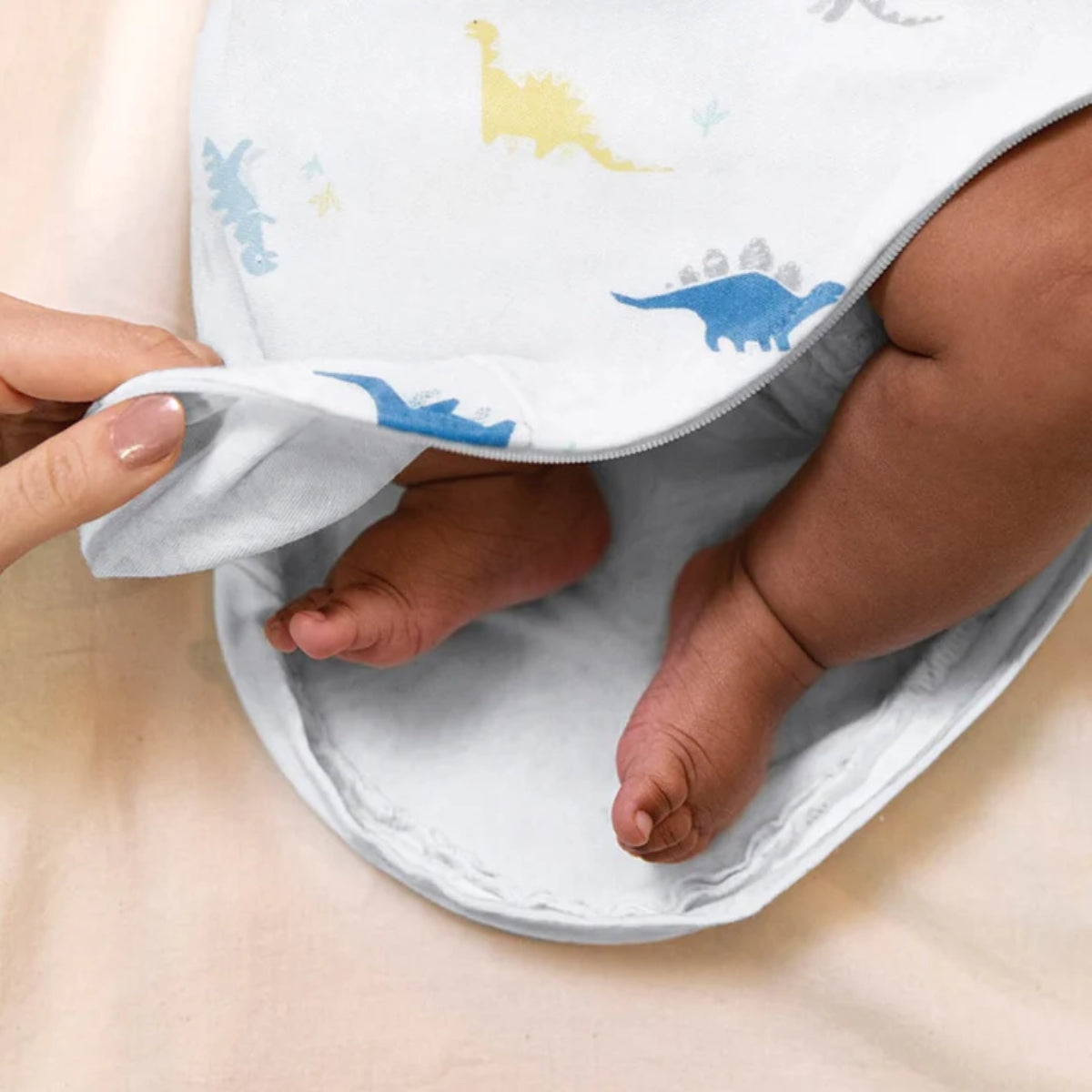 Pacote com 3 fraldas Aden + Anais Essentials Wrap Swaddle - Dino Rama
