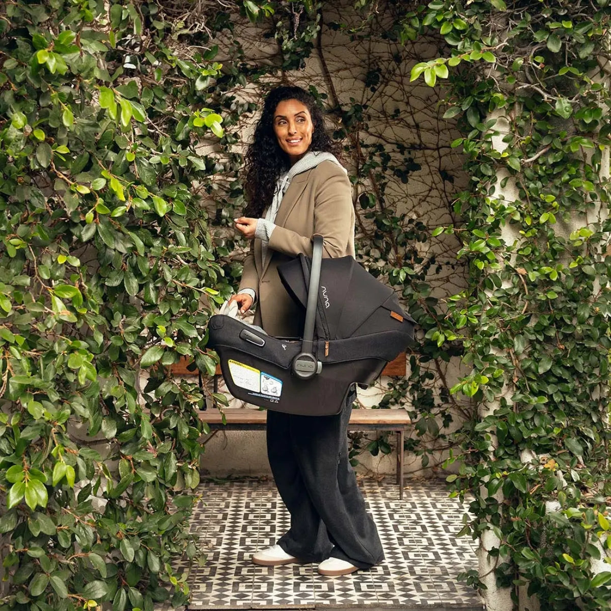 Bebê Conforto Nuna Pipa Aire Rx + Base Pipa Relx - Biscotti