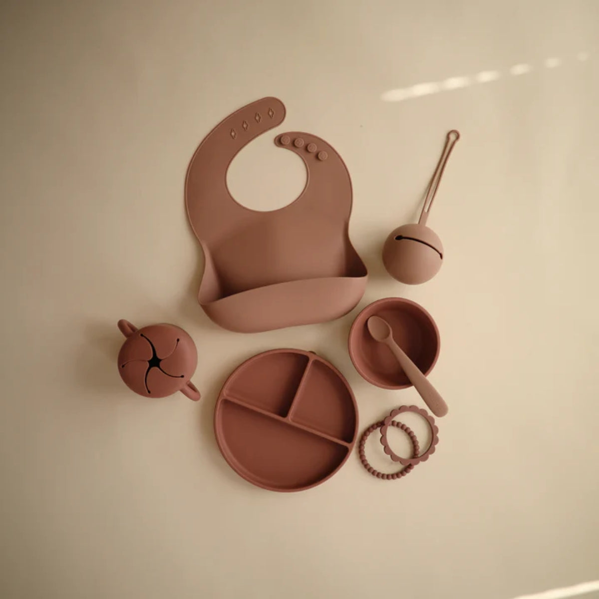 Ventosa de silicone Mushie - Woodchuc