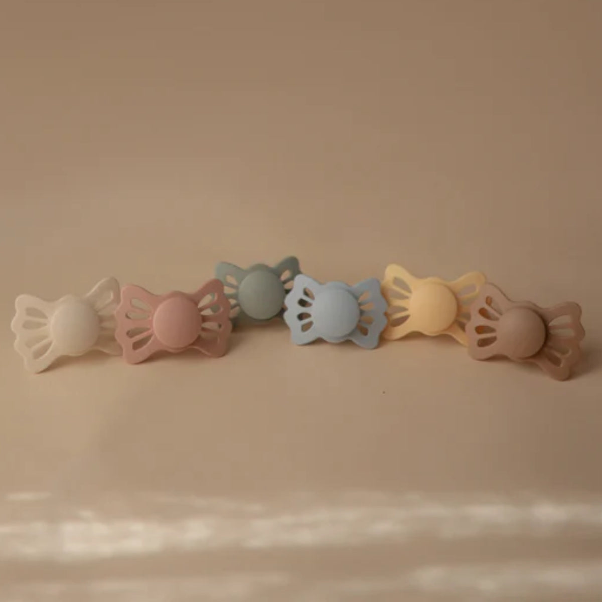 Kit de Chupetas Simétricas Lucky Mushie 0-6M Sage e Powder Blue