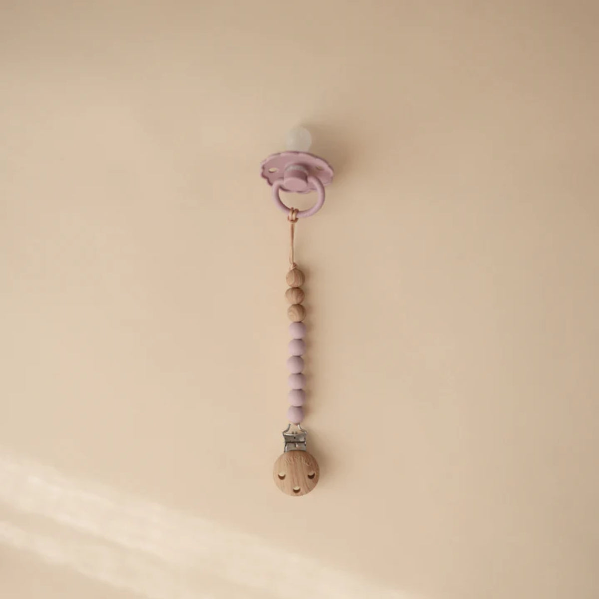 Prendedor De Chupeta Infantil Mushie EVA Mauve