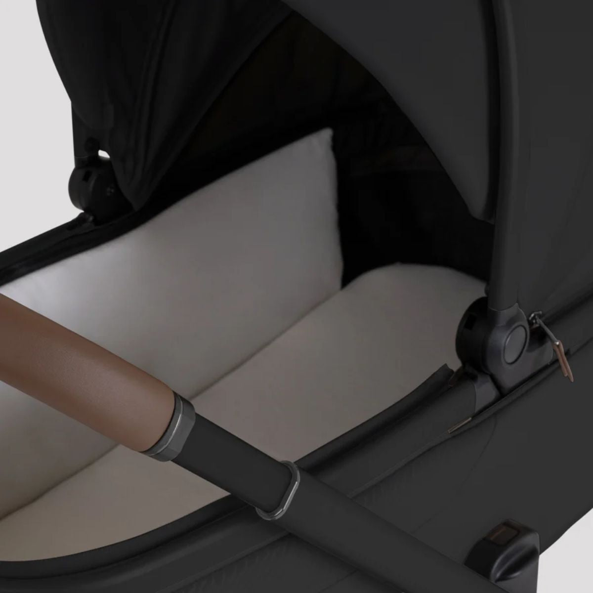 Silver Cross Cove 2 Compact Bassinet - Onyx