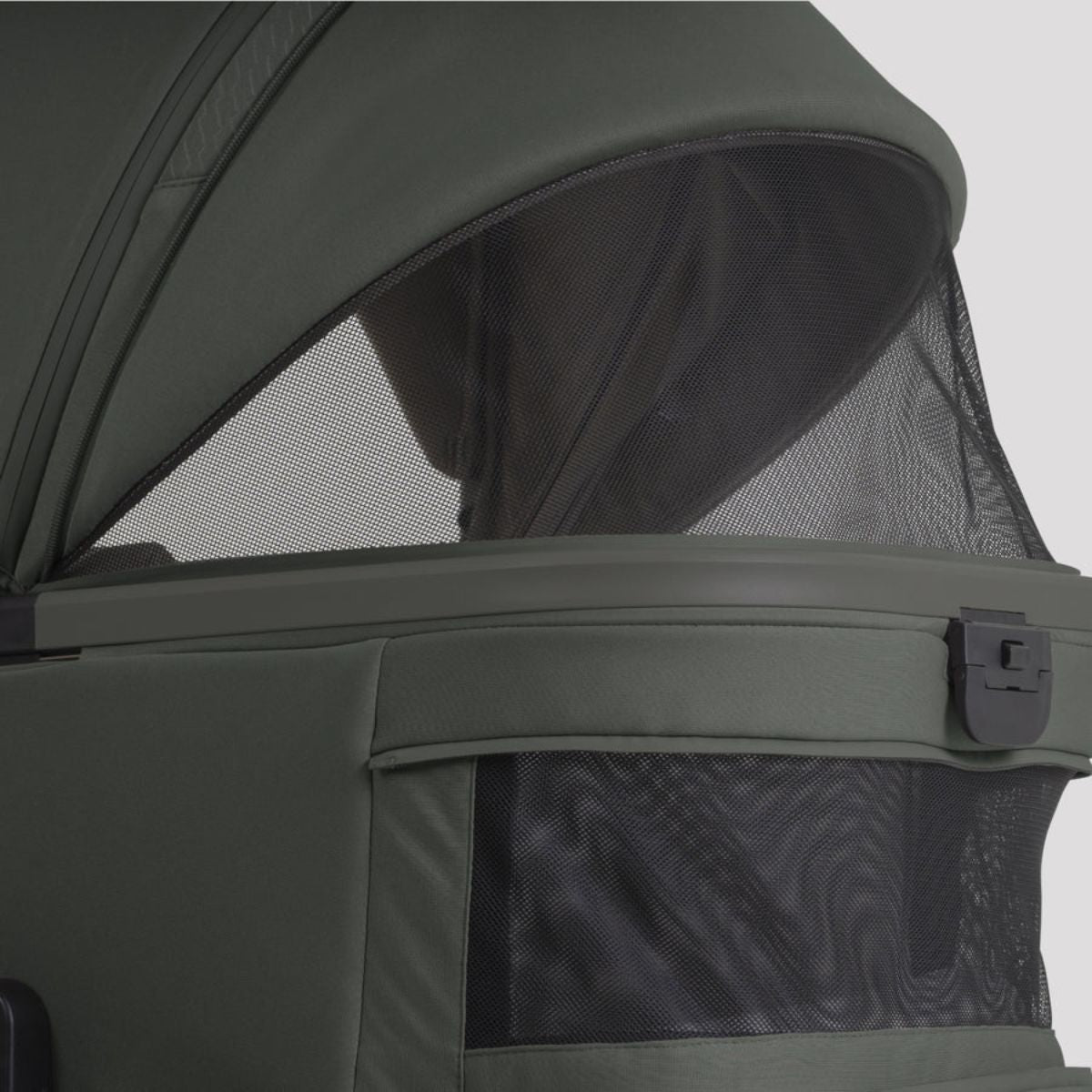 Silver Cross Cove 2 Compact Bassinet - Pewter on Luna Baby Store Miami
