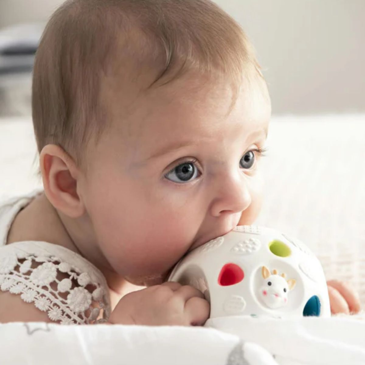 Sophie la Girafe So'pure Senso'ball - Sensory Exploration