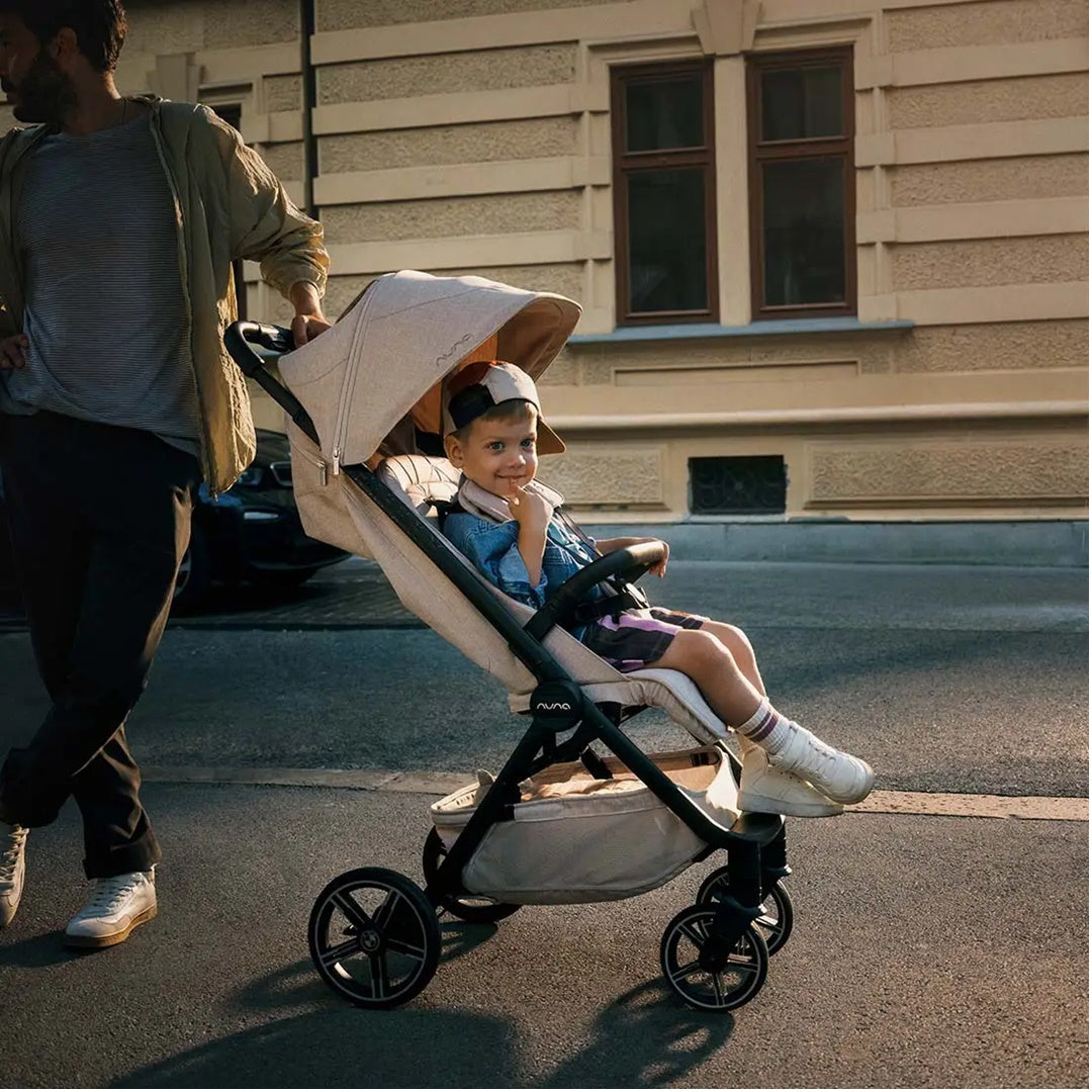 Carrinho de Bebê Nuna Trvl Lx Bmw Mica